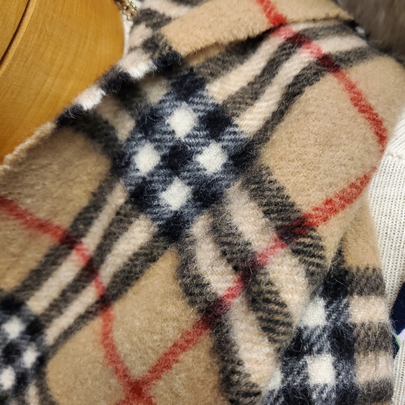 Burberry Scarf - Picture 8 of 10